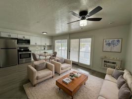 featured image of 951 N Redwood Rd