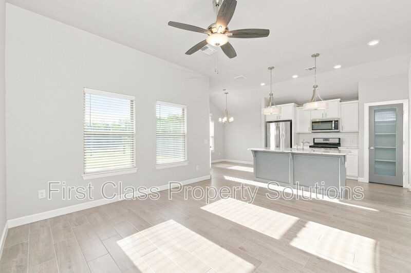 13500 Watson Dr - Photo 3 of 19