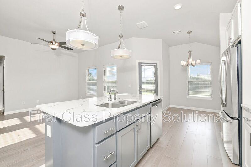 13500 Watson Dr - Photo 7 of 19