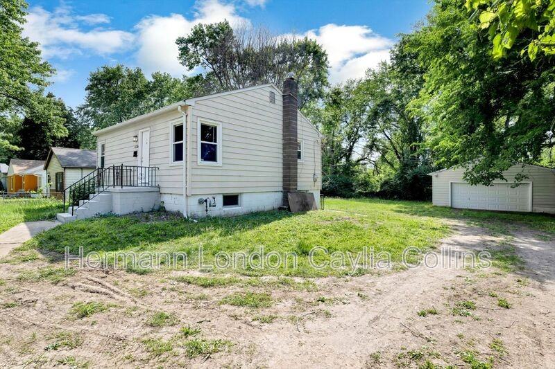 10117 Count Dr - Photo 3 of 27