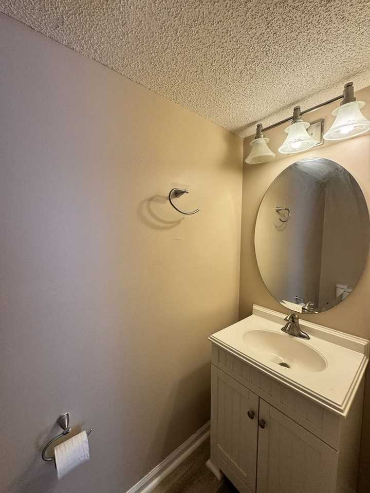 6131 Old Plank Rd - Photo 5 of 15