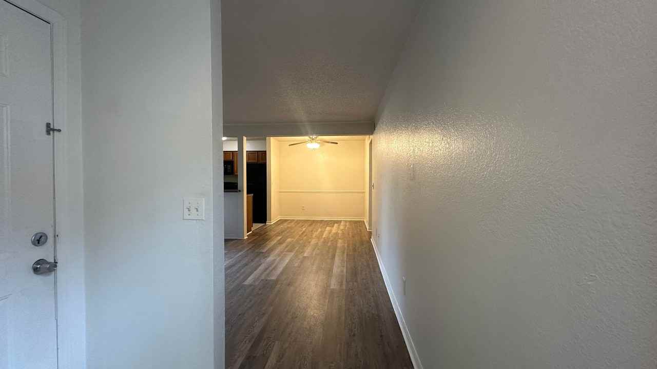 3014 Antique Oaks Cir #117 - Photo 3 of 23