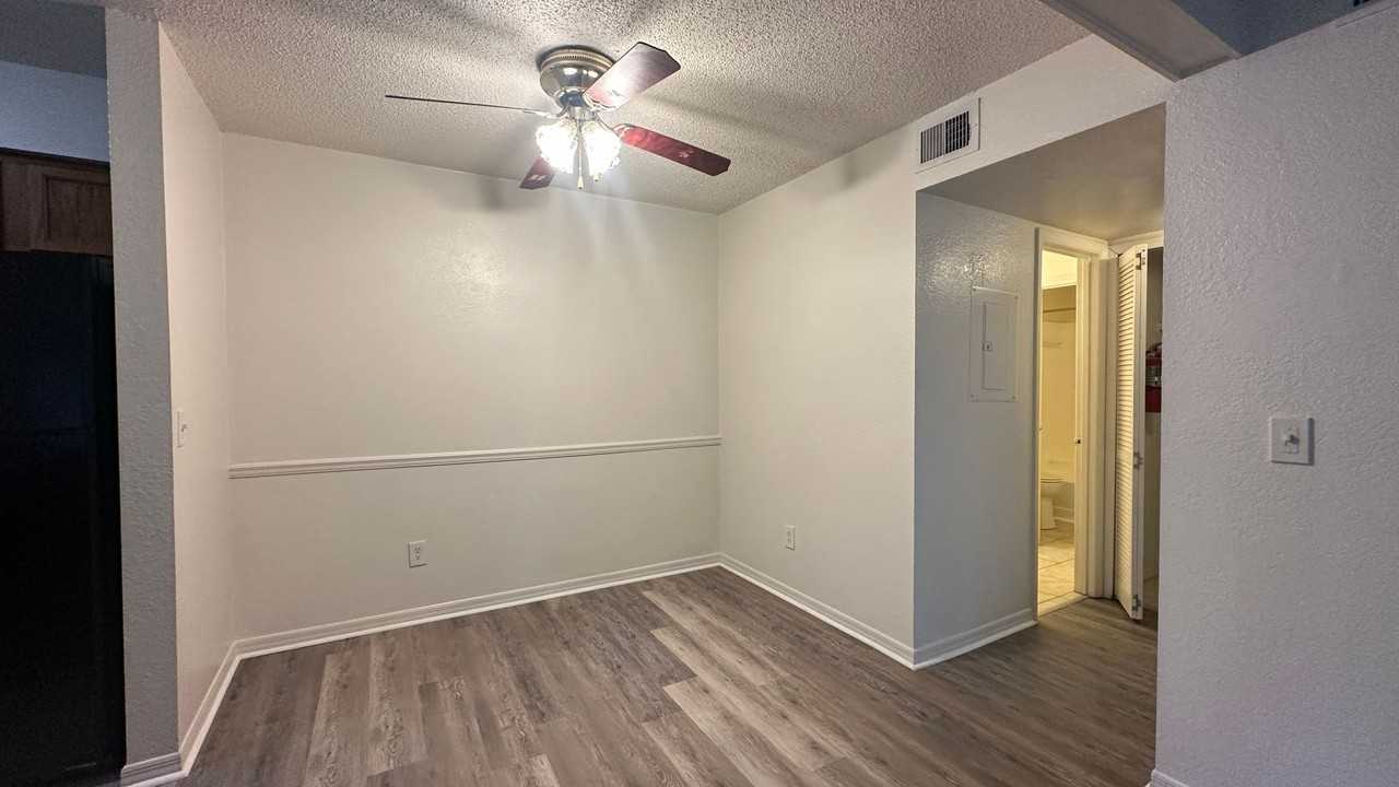 3014 Antique Oaks Cir #117 - Photo 7 of 23