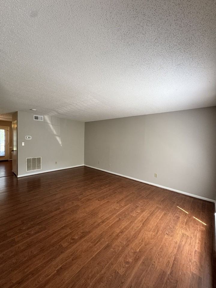 134 Turnwood Ln - Photo 2 of 16
