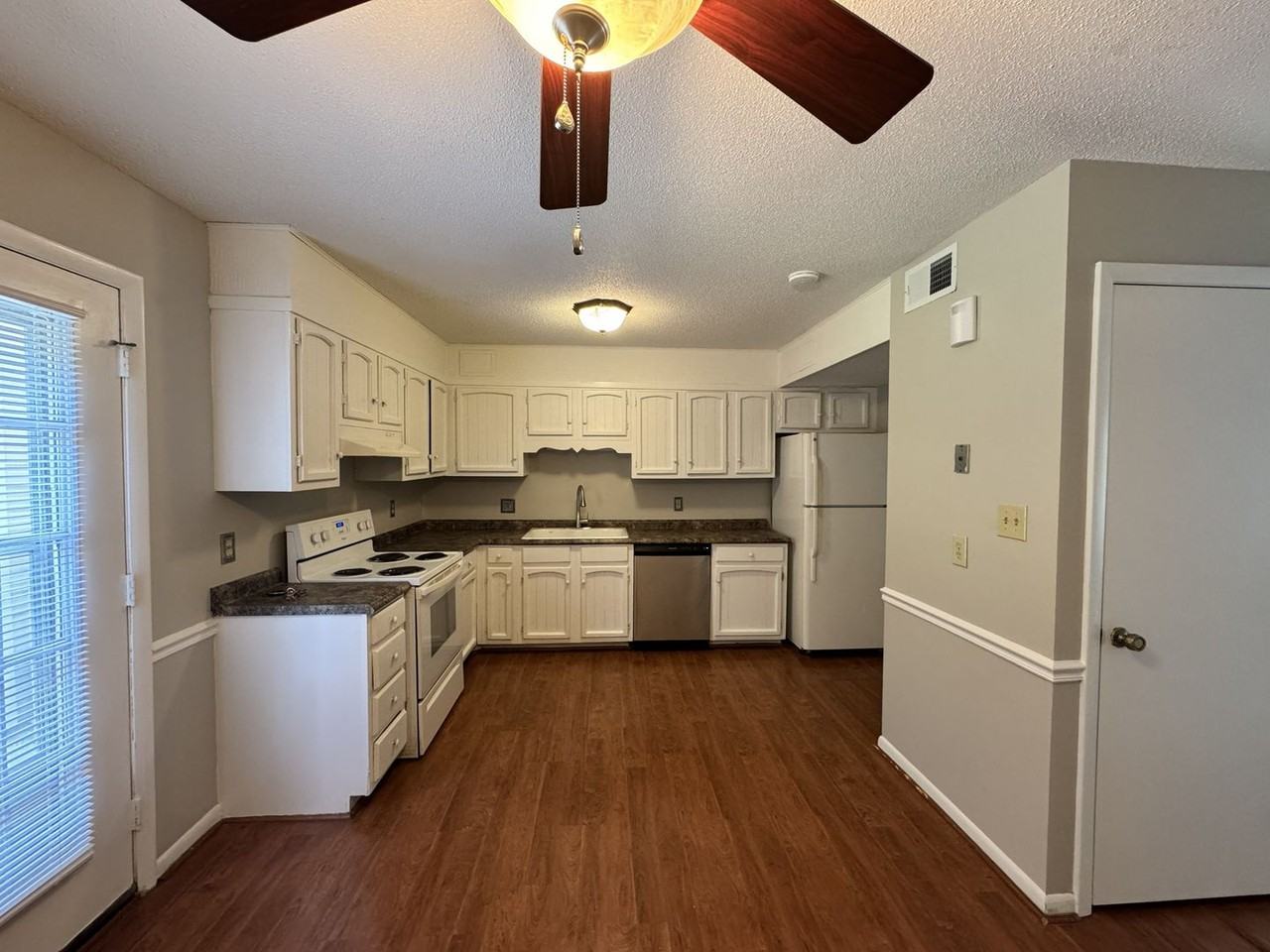134 Turnwood Ln - Photo 4 of 16