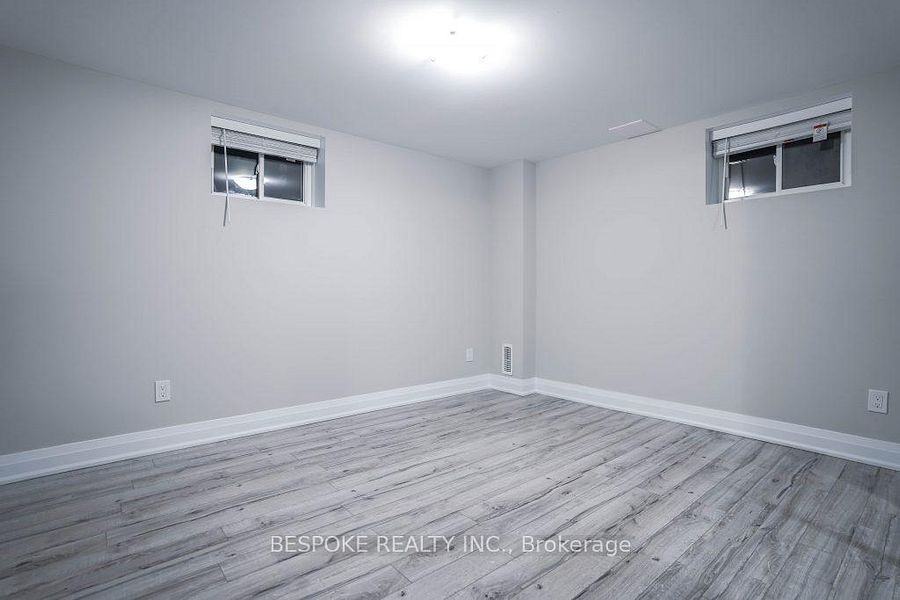 423 Miller Avenue - Photo 3 of 9