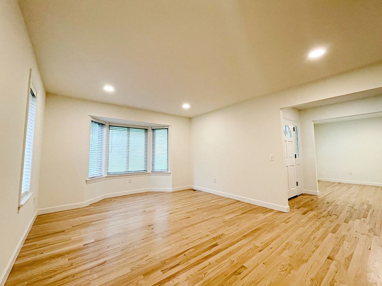10316 176th Ave Ne - Photo 4 of 28