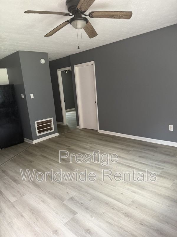 4125 Sandfort Rd - Photo 2 of 7