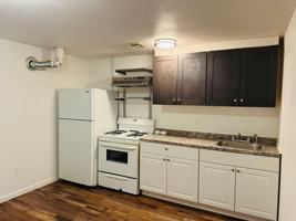 featured image of 921 E 4th St #14