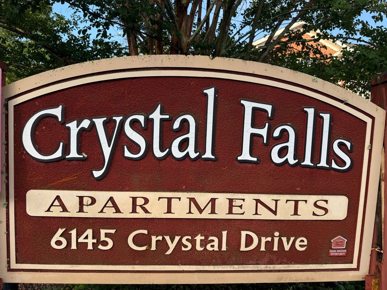 6145 Crystal Dr Apt 2a #A2 - Photo 4 of 21