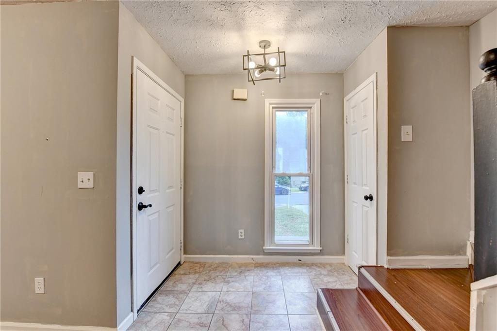 1181 Izod Ct - Photo 4 of 42
