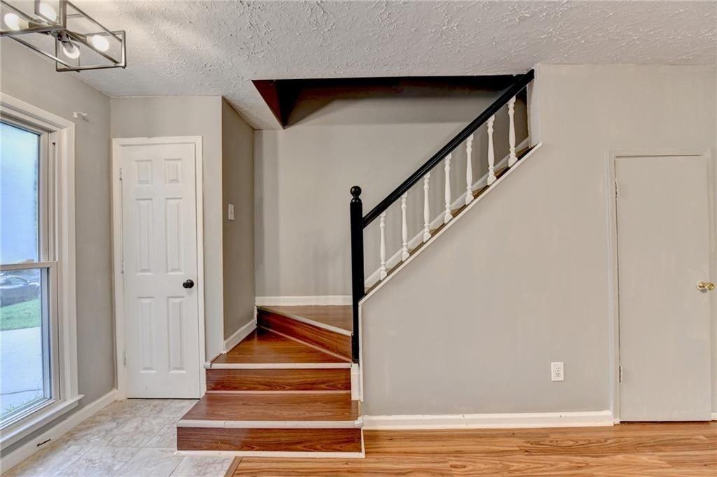 1181 Izod Ct - Photo 5 of 42