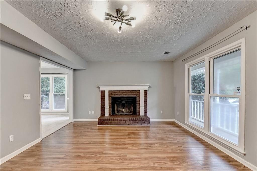 1181 Izod Ct - Photo 7 of 42