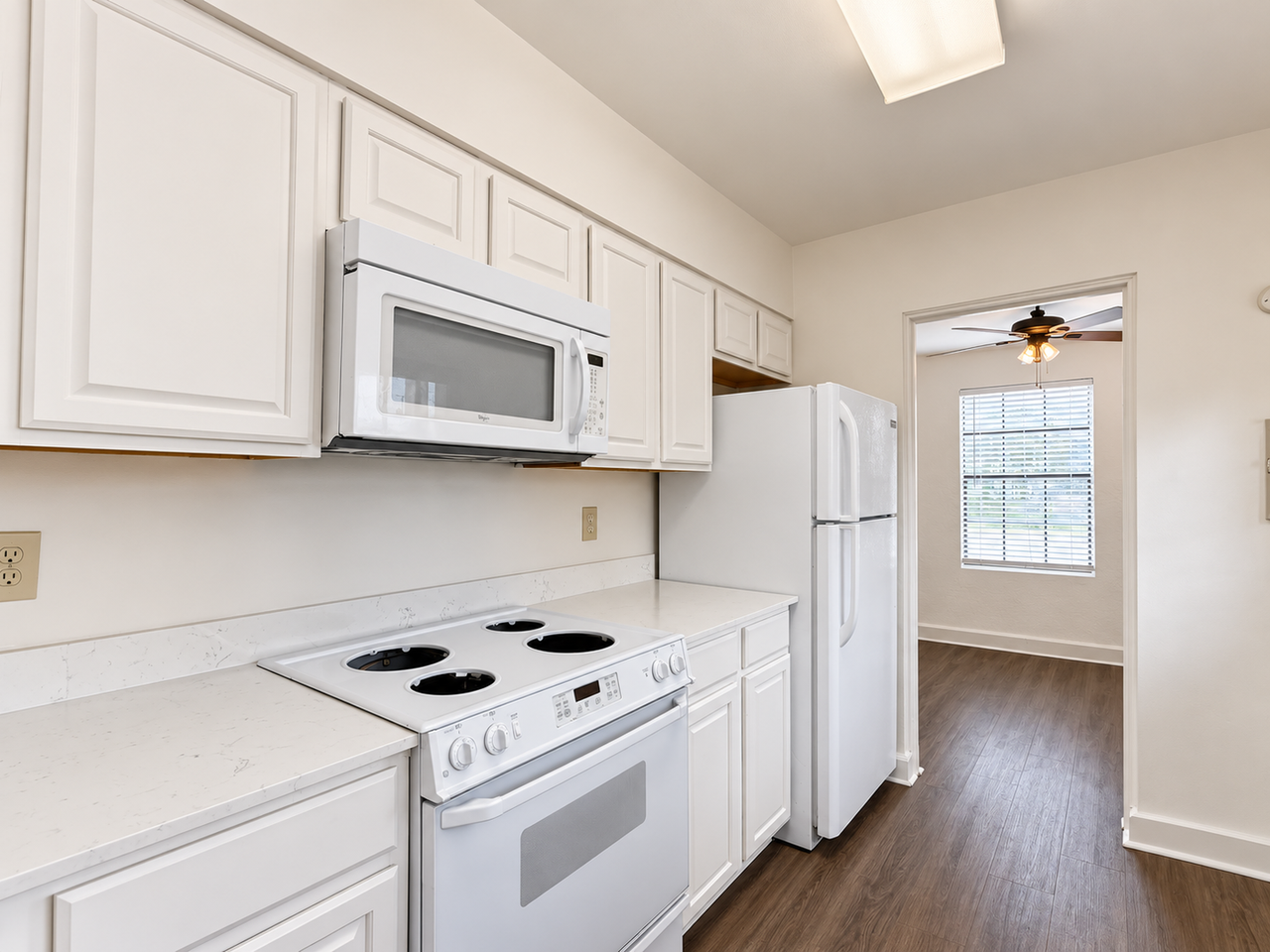 2959 Greenwood Dr - Photo 3 of 11