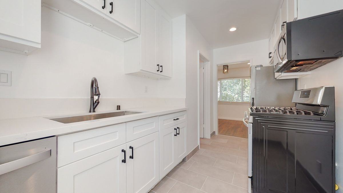 3368 Rowena Ave Los Angeles - Photo 6 of 32