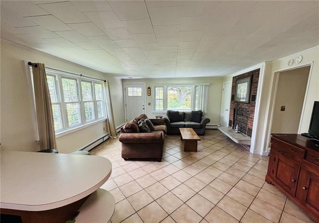 64 Hemlock Ave - Photo 5 of 16