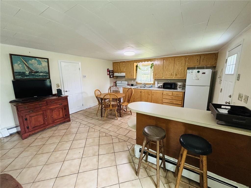 64 Hemlock Ave - Photo 6 of 16