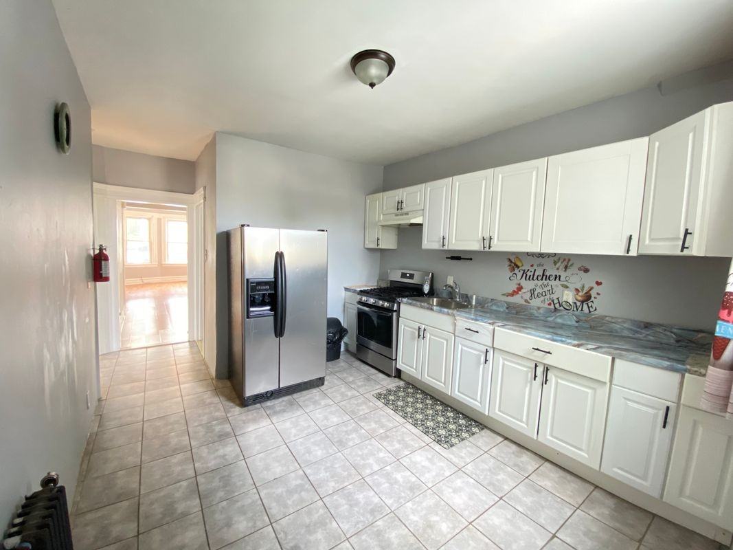56 Newton Pl ##1 - Photo 6 of 9
