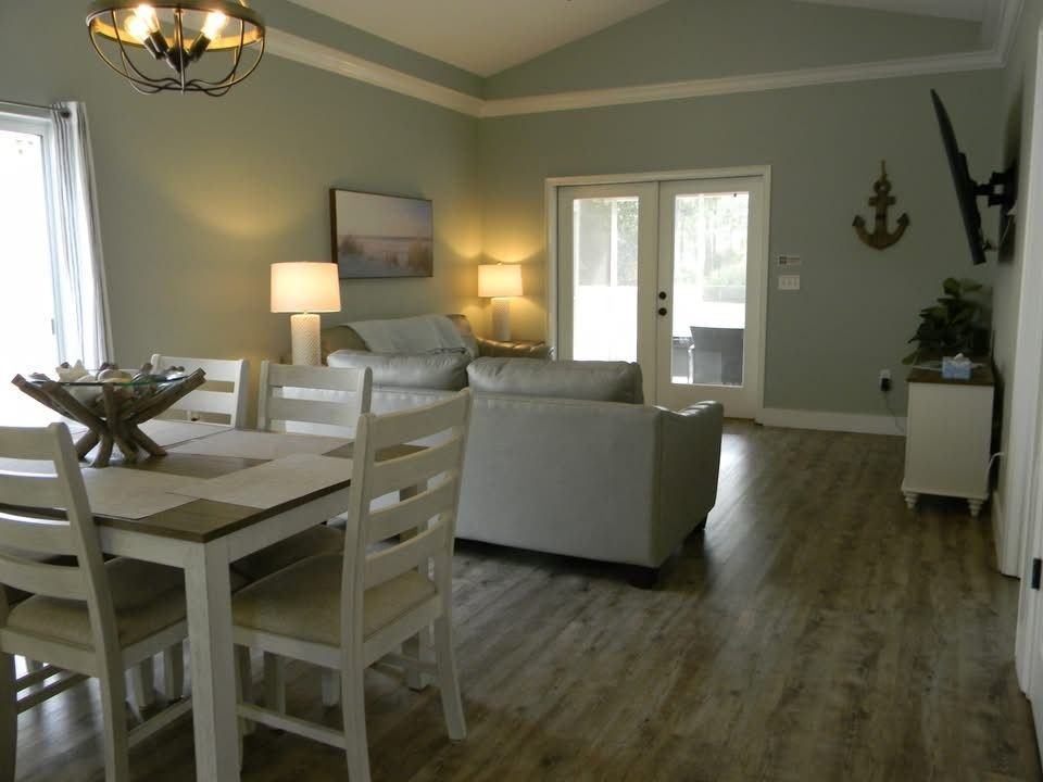 1412 Country Club Rd - Photo 4 of 8