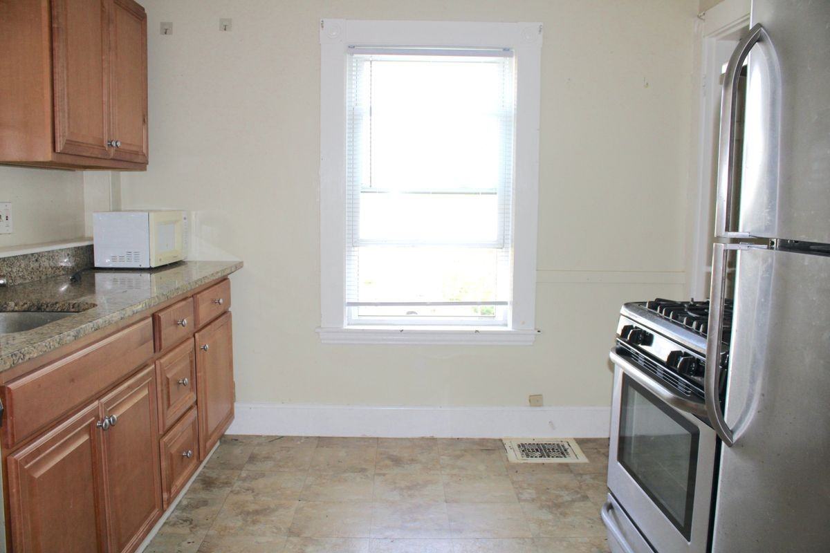14 Pond St - Photo 2 of 11