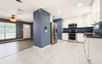 536 Fontainbleau Dr - Photo 1 of 1