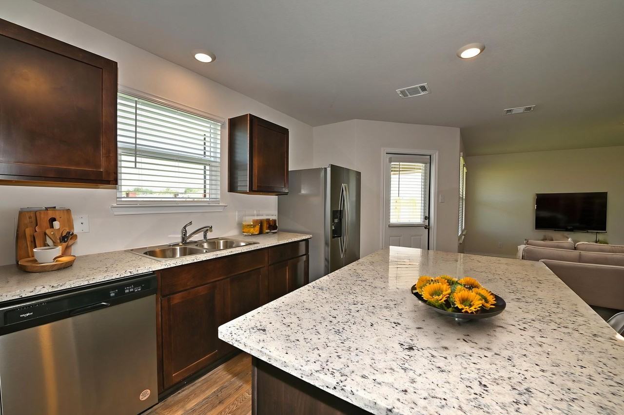 13507 Hummel Loop - Photo 7 of 50