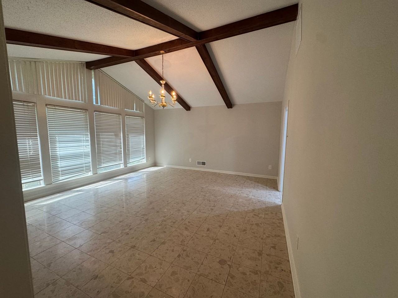 1710 Neshoba Cv - Photo 4 of 27