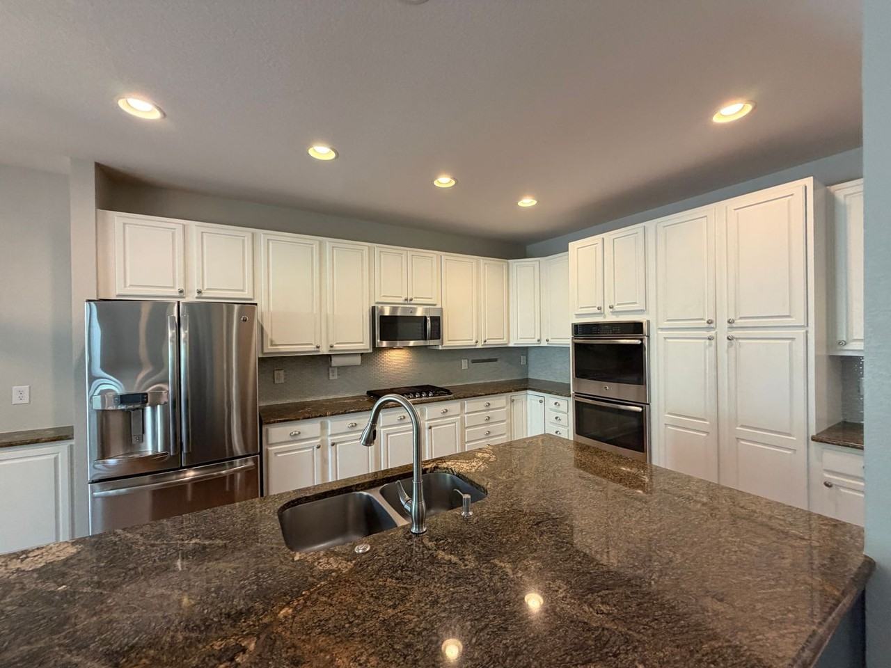 6934 S Fultondale Cir - Photo 3 of 43