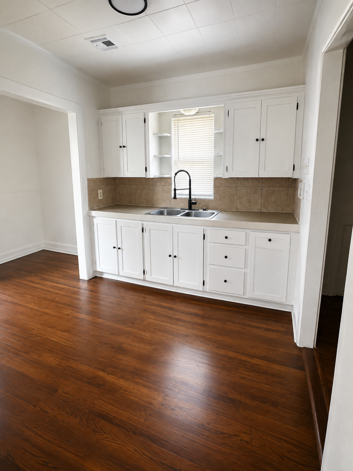 1535 N Boston Pl - Photo 2 of 4