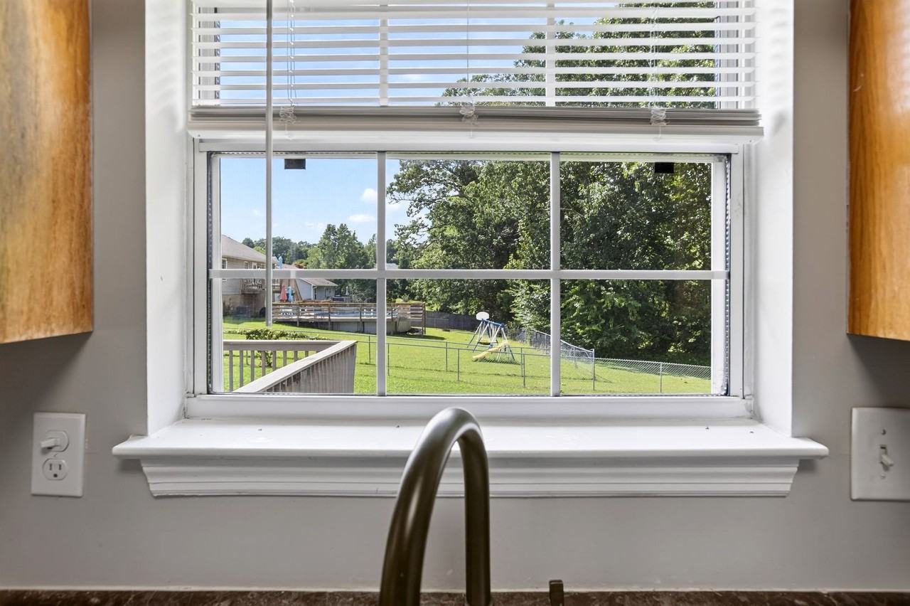 352 Shady Hollow Cir Se - Photo 4 of 23