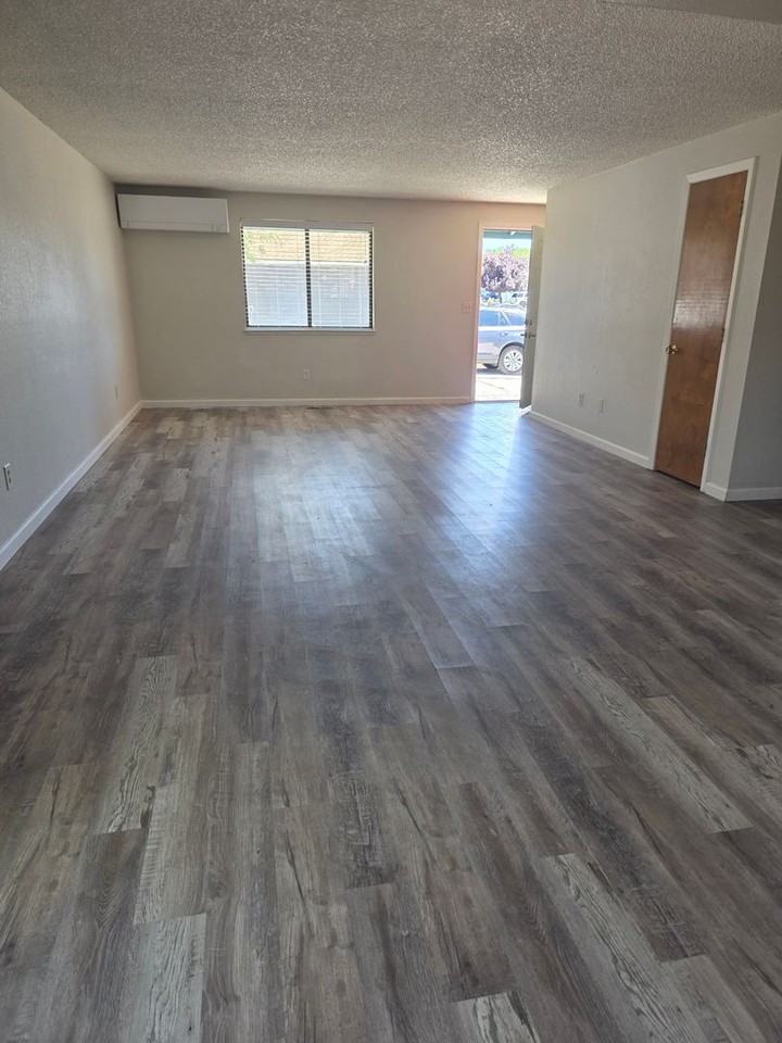 1352 Kimmerling Rd - Photo 7 of 7