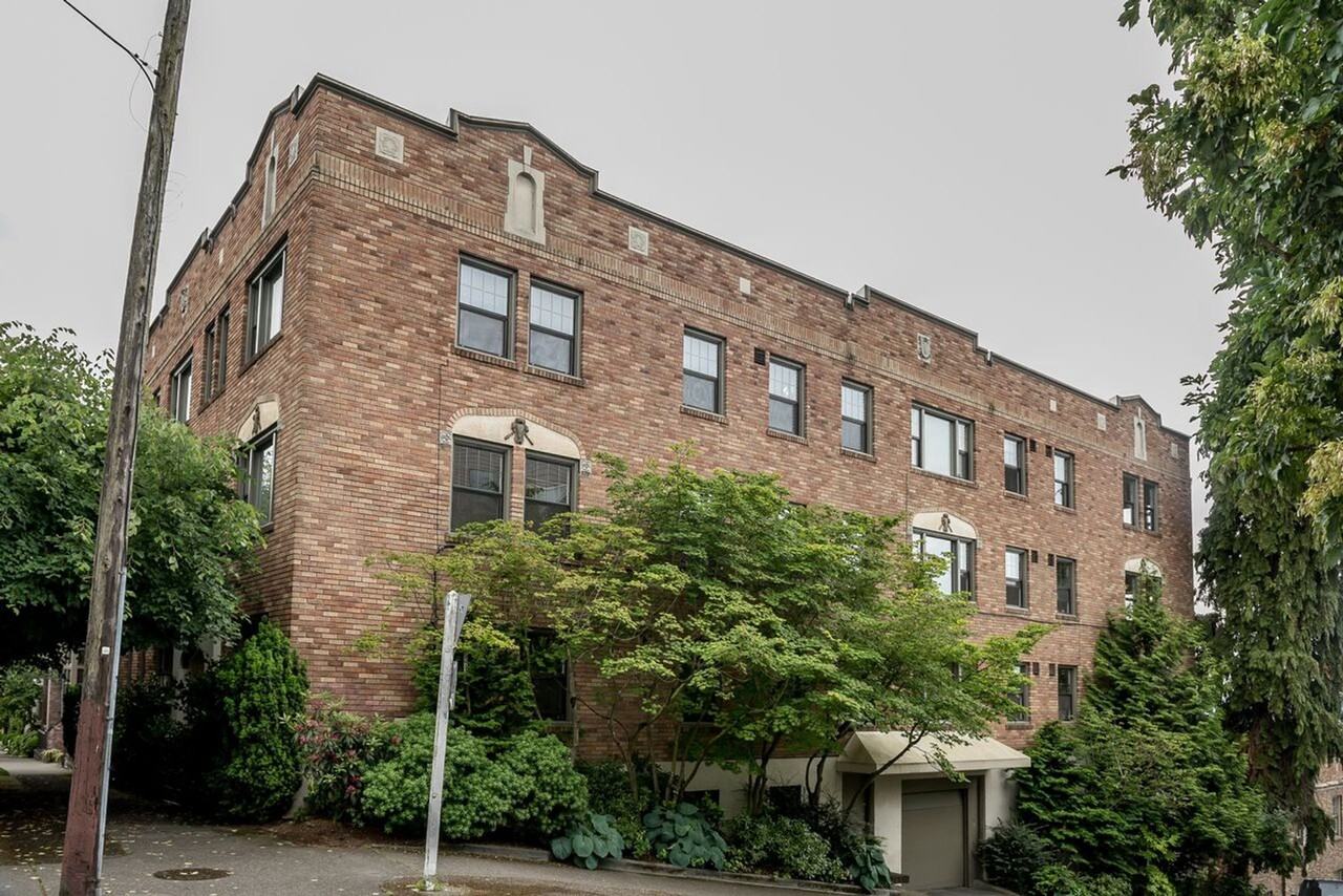 Daphne Apartments - Photo 2 of 6
