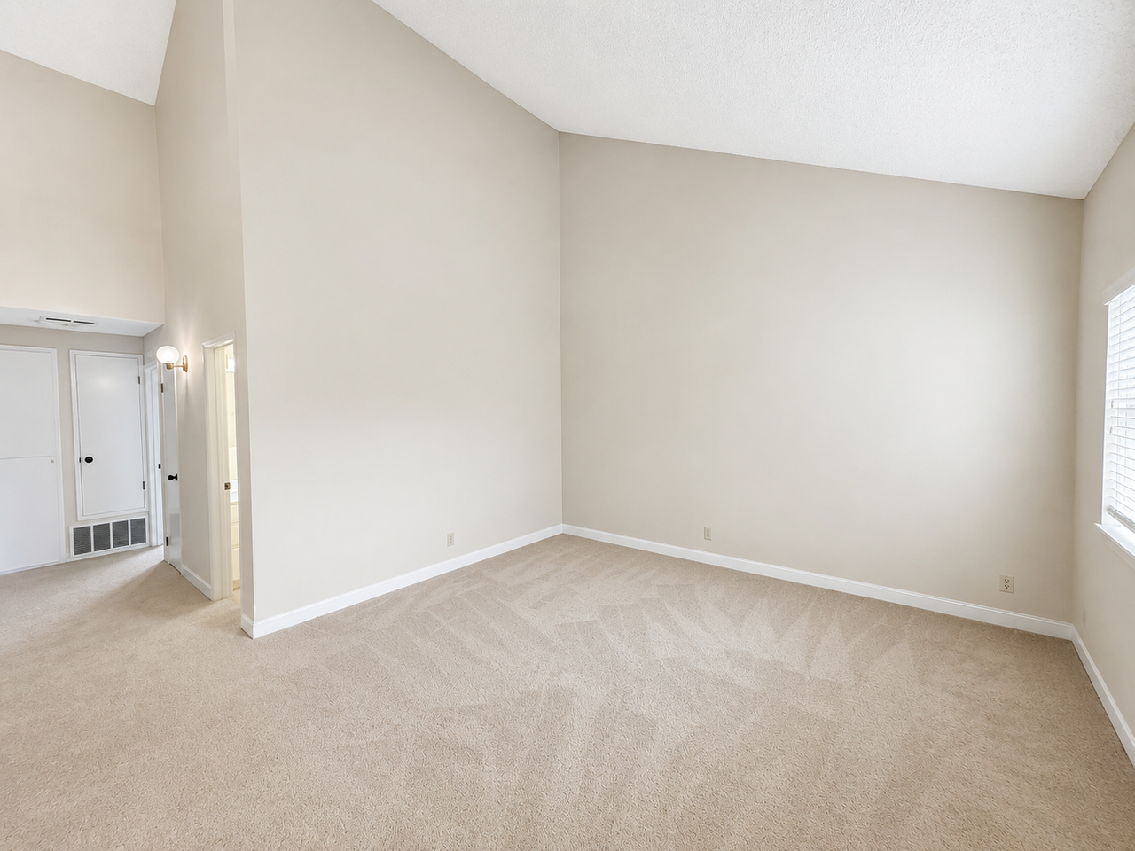 39015 Walnut Ter - Photo 4 of 16