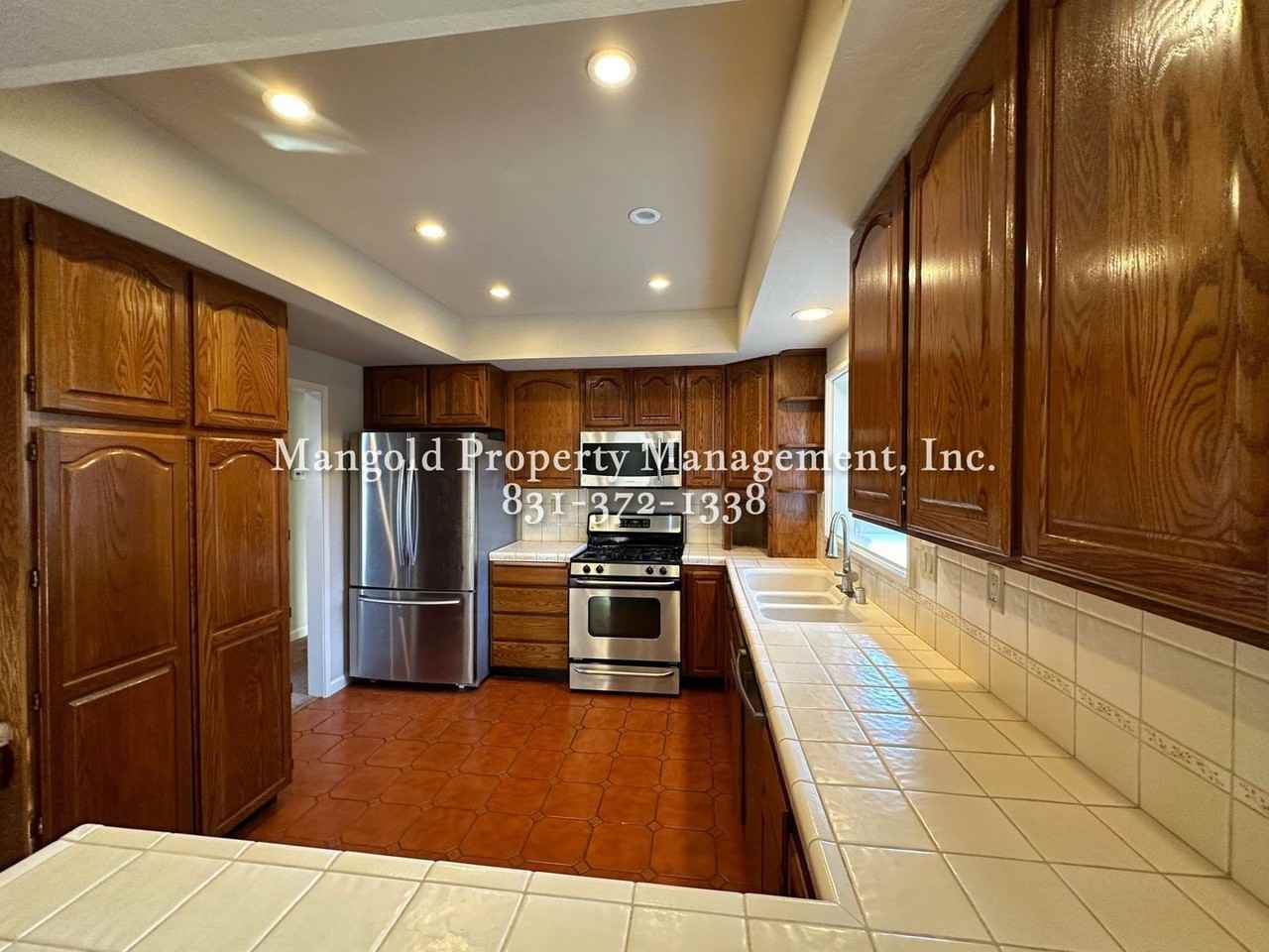 1126 Sunnyhill Ct - Photo 3 of 9