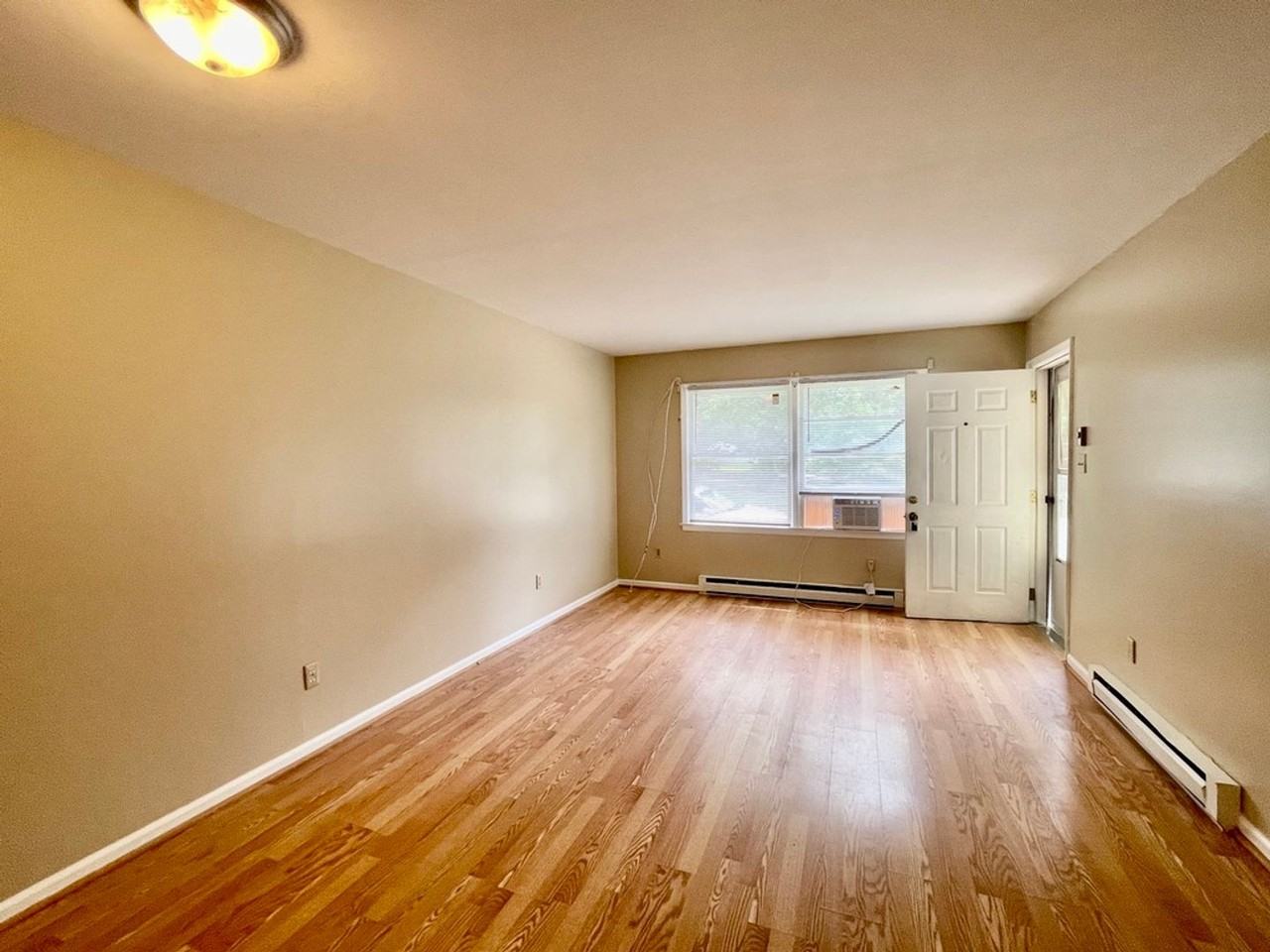 3105B Granby St - Photo 5 of 20