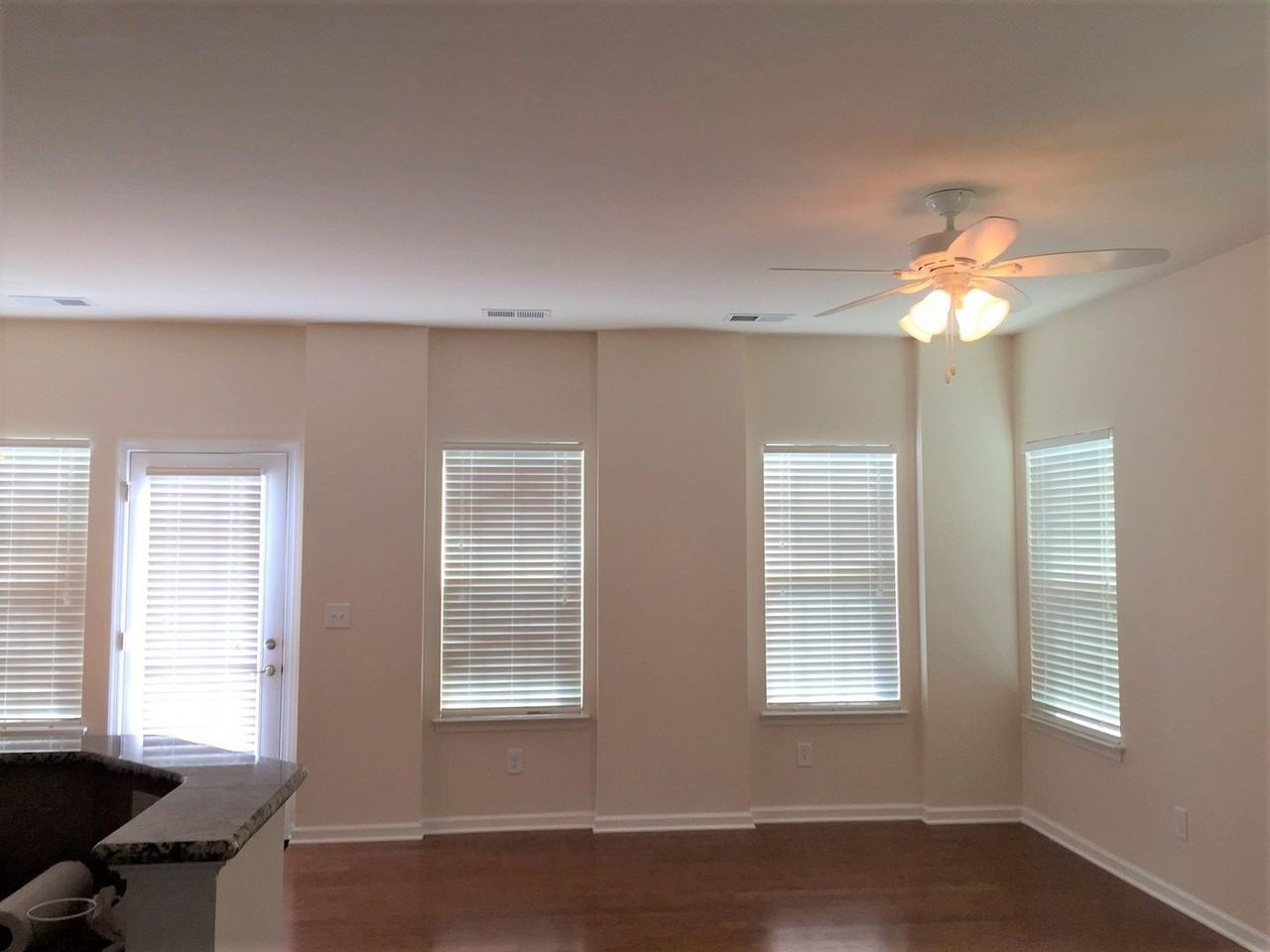 2416 Silverthorn Dr - Photo 4 of 8