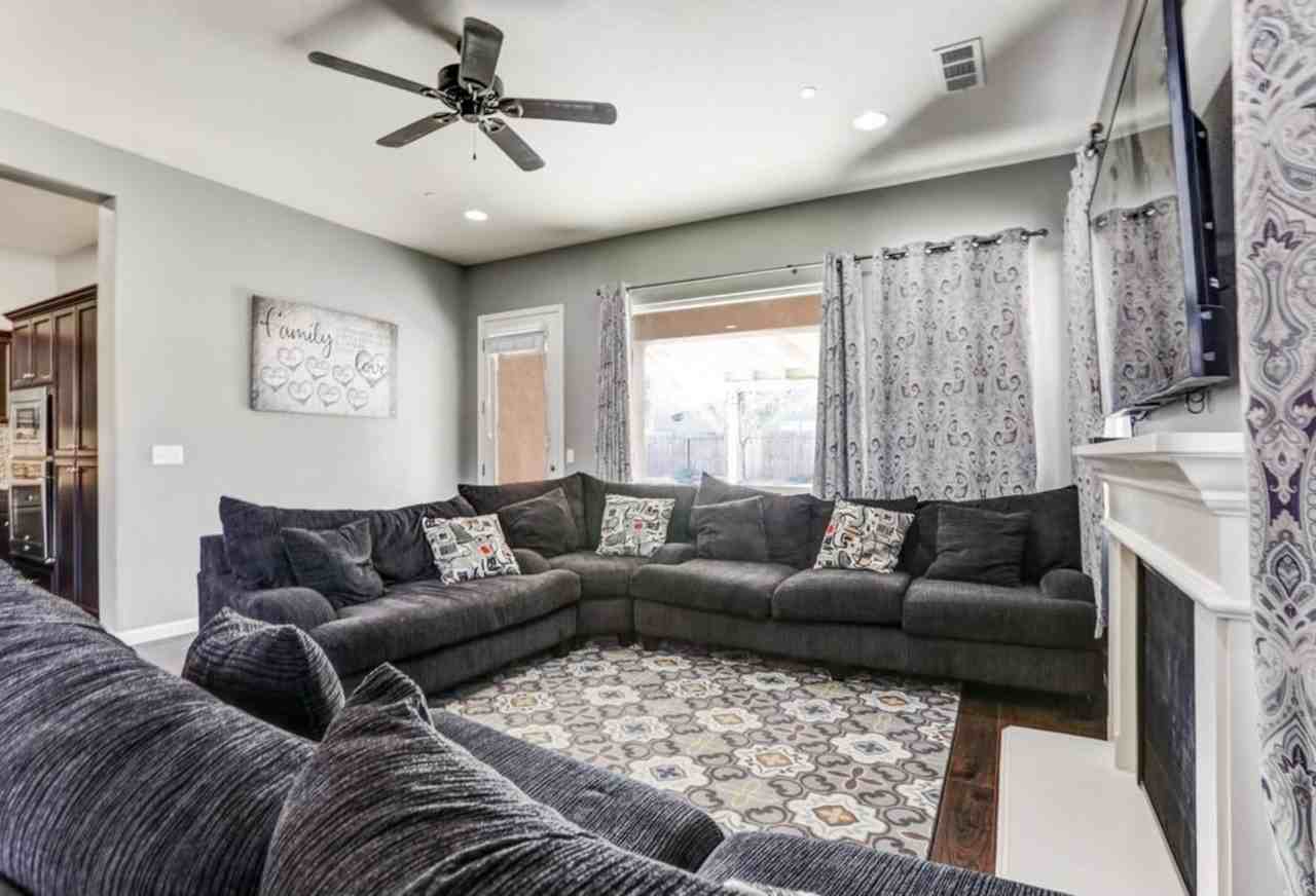 2525 W Connelly Ave - Photo 7 of 25