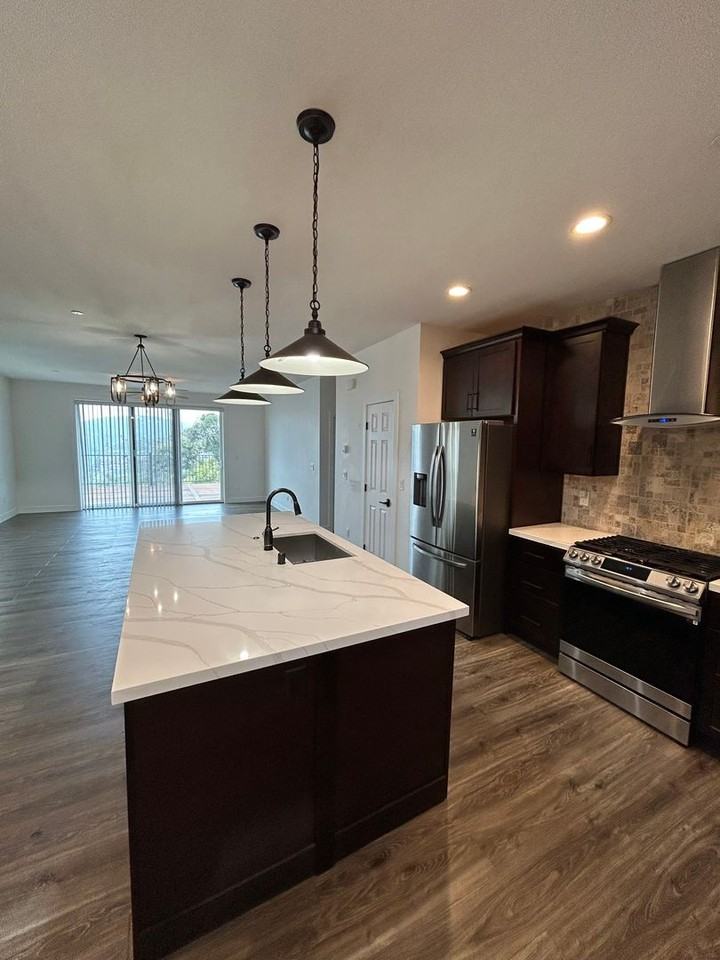 6190 Forty Oaks Ln - Photo 7 of 41