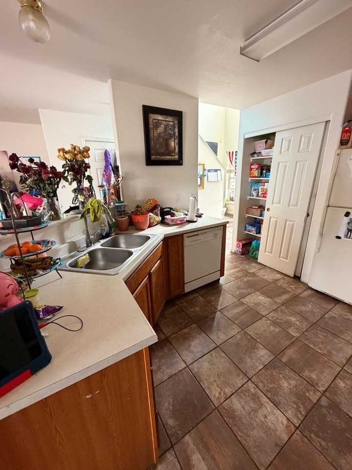 1295 S Zeno Cir #B - Photo 5 of 12