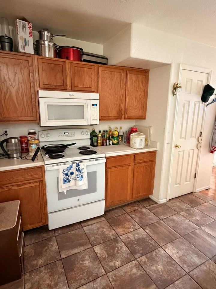 1295 S Zeno Cir #B - Photo 6 of 12