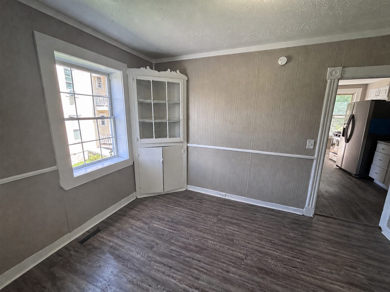 236 Ontario St - Photo 2 of 12
