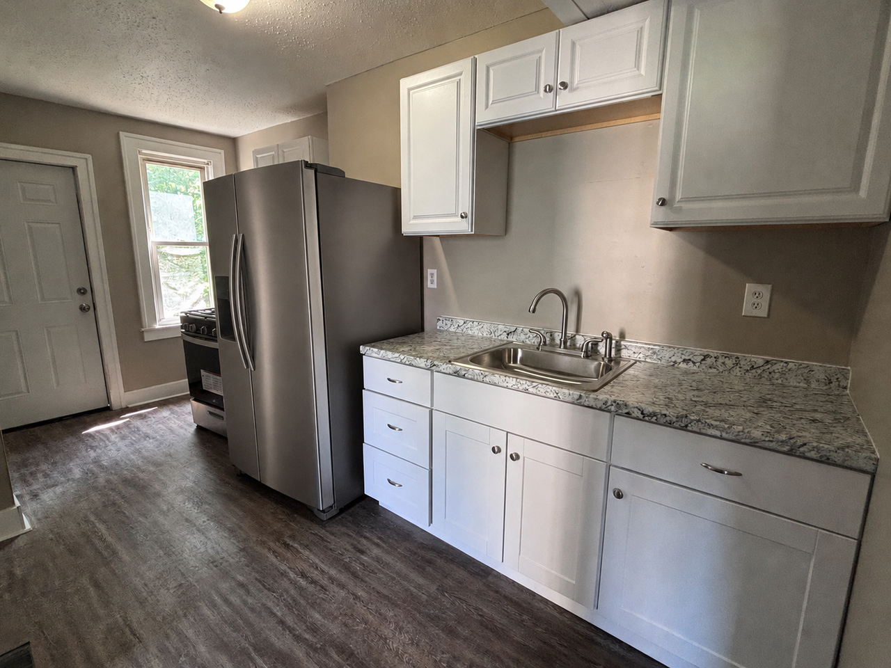 236 Ontario St - Photo 3 of 12