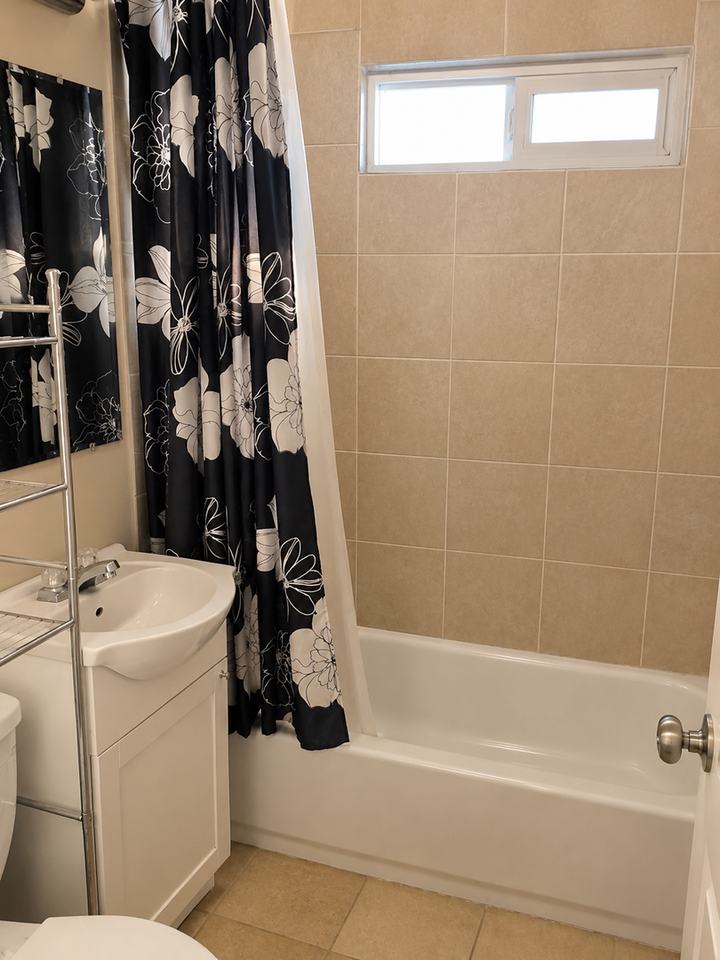 3652 Plymouth Dr - Photo 6 of 8