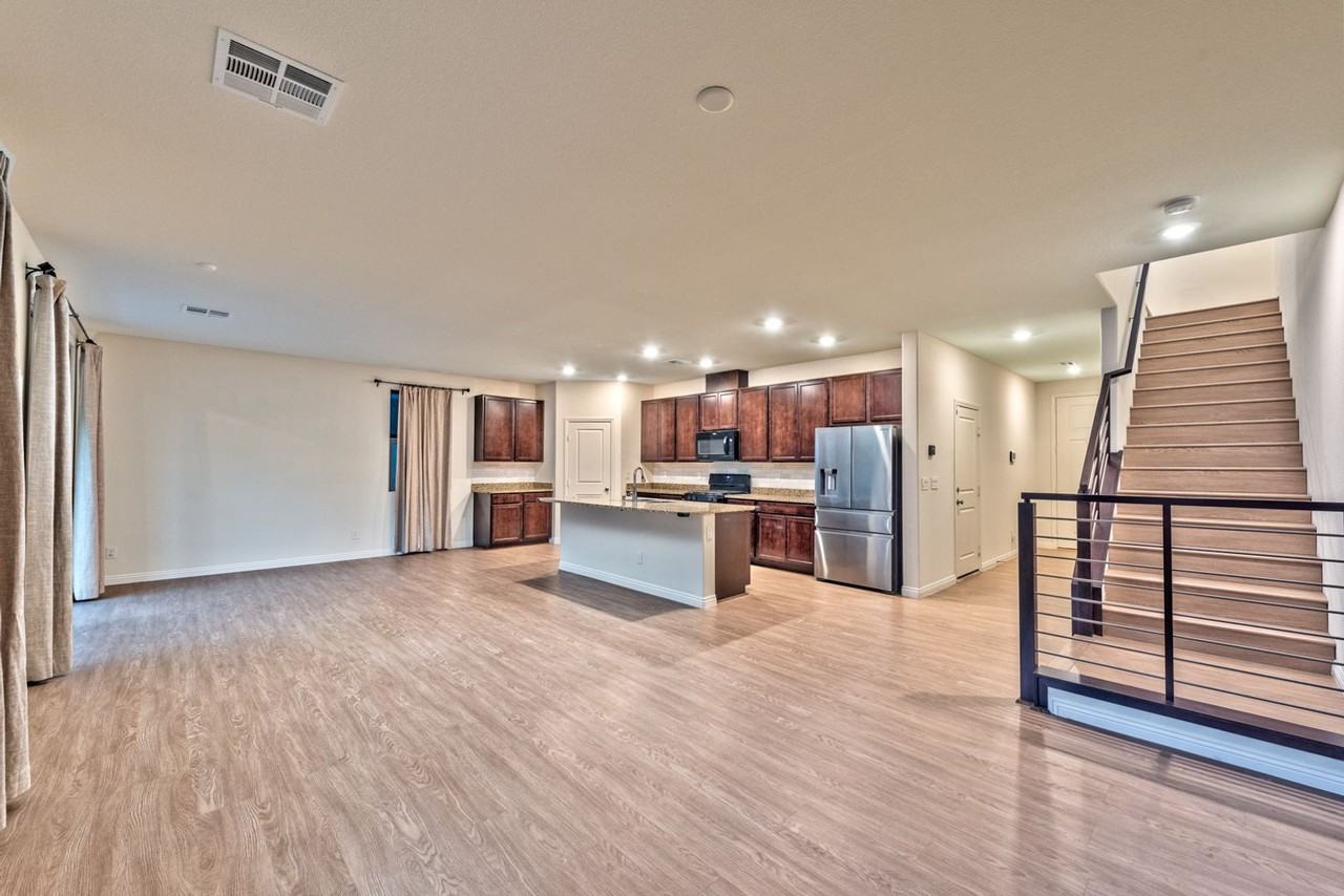 863 Elmstone Pl - Photo 2 of 16