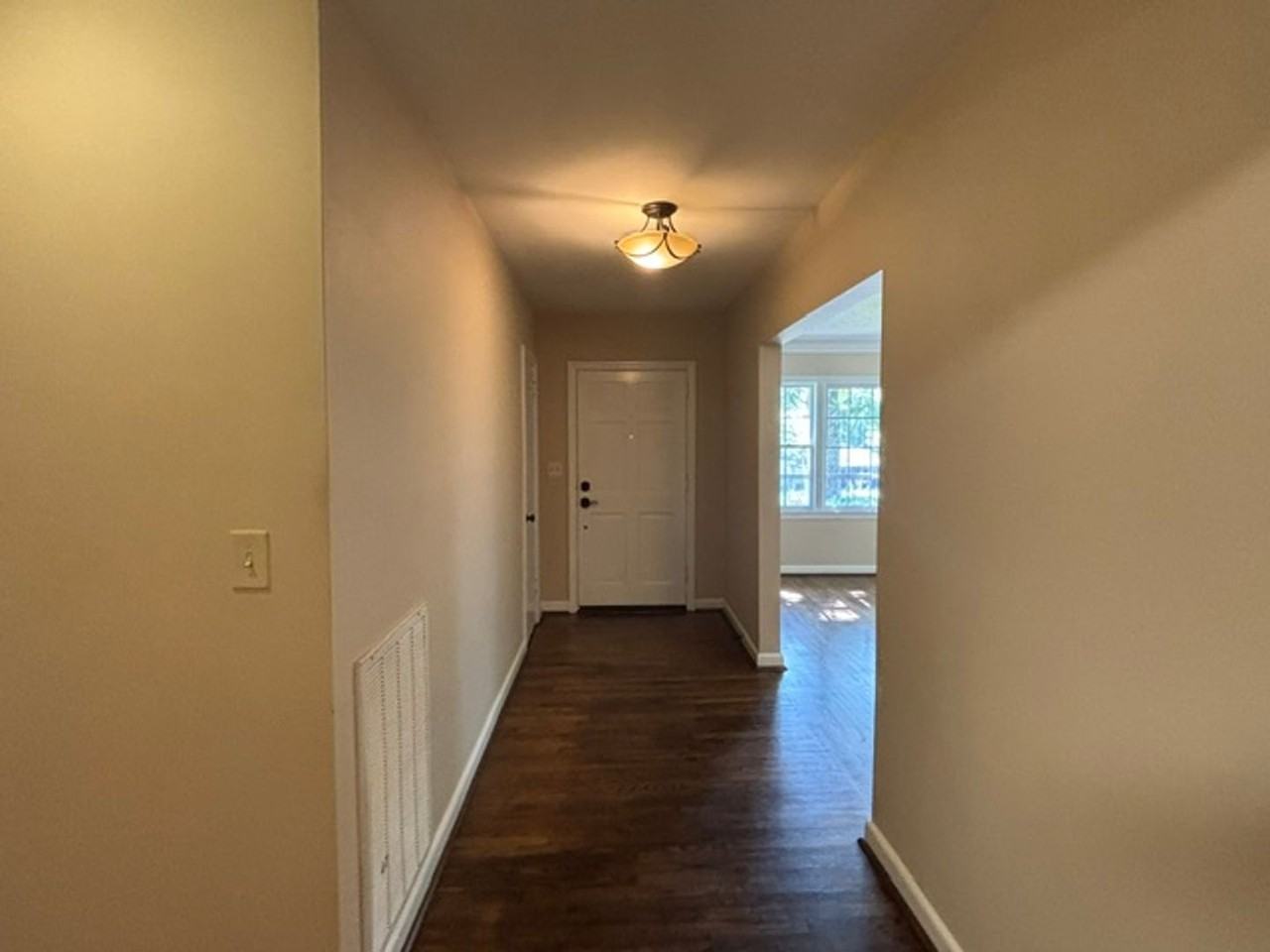 1531 Iris Dr - Photo 2 of 37