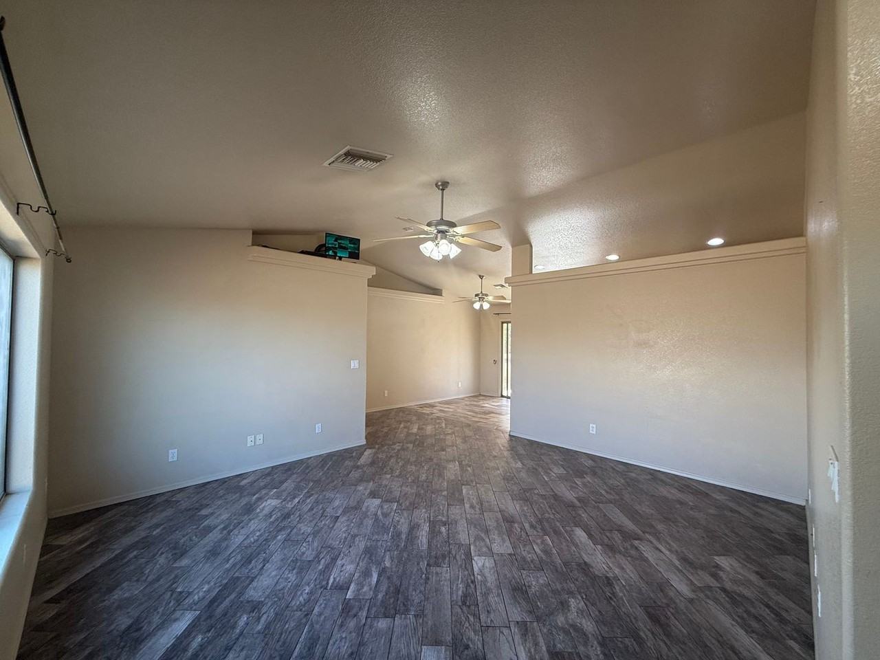 1420 Jefferson St - Photo 2 of 9
