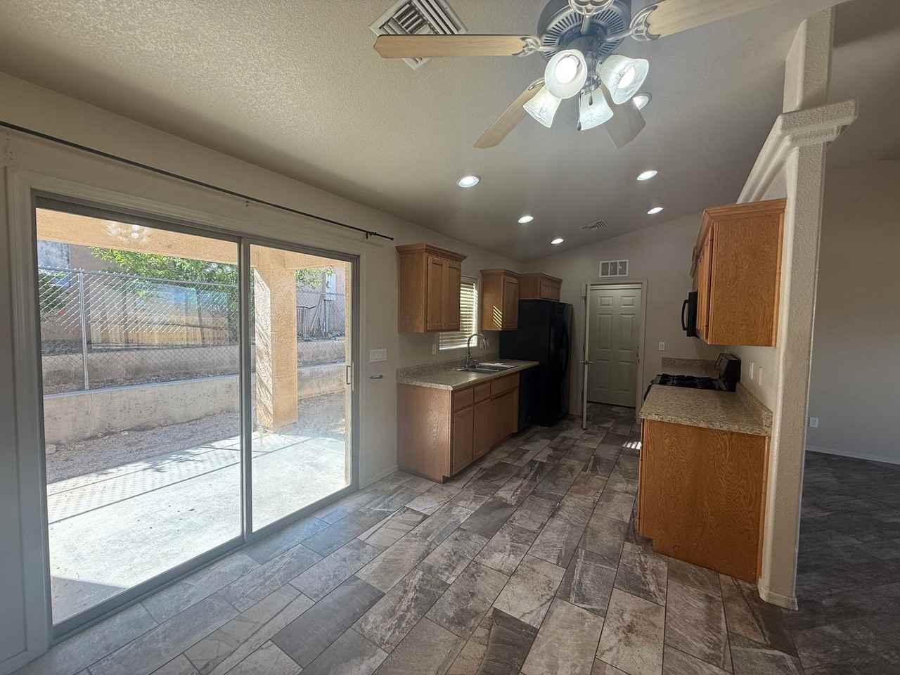 1420 Jefferson St - Photo 3 of 9