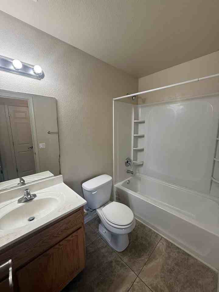 1420 Jefferson St - Photo 5 of 9