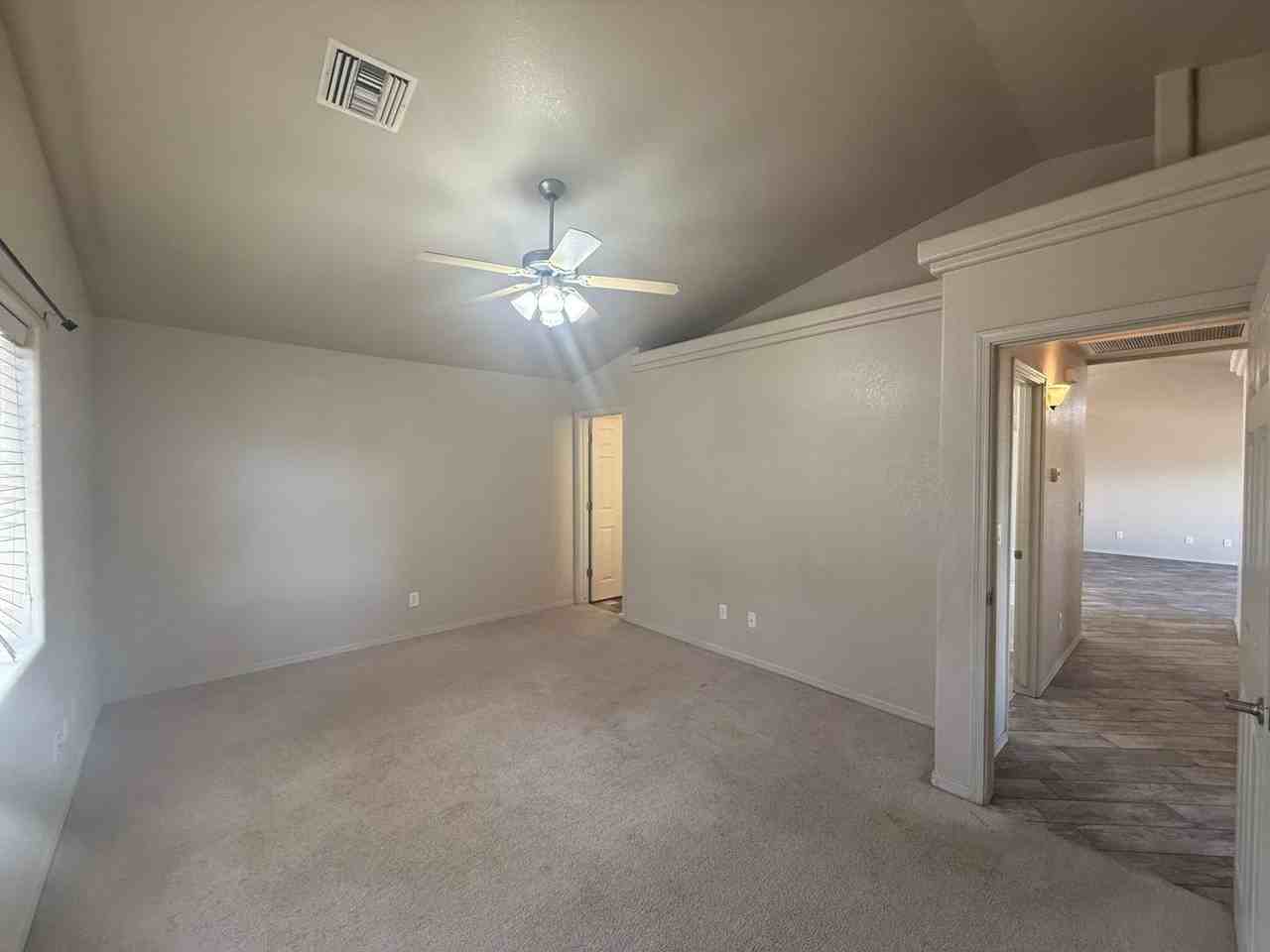 1420 Jefferson St - Photo 7 of 9