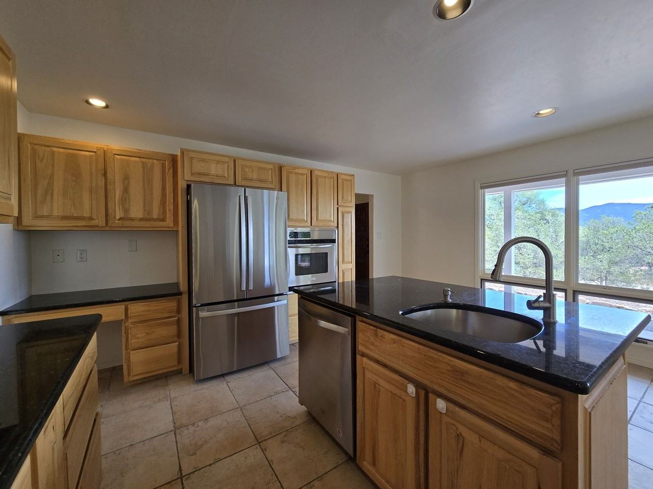 105 Michelle Dr - Photo 2 of 44